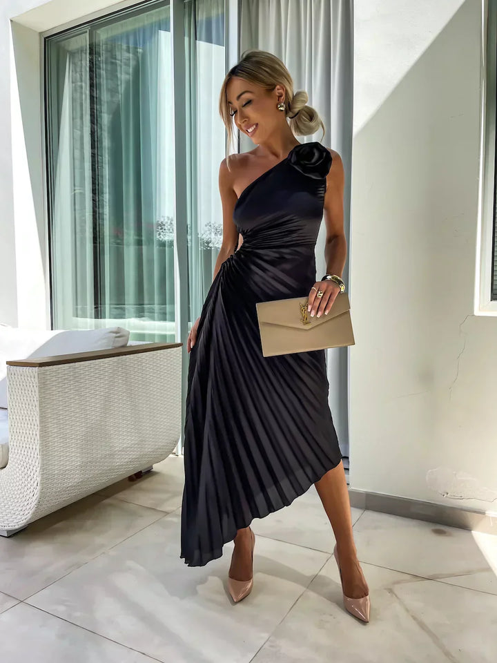 Danielle - Pleated Glamour Dress