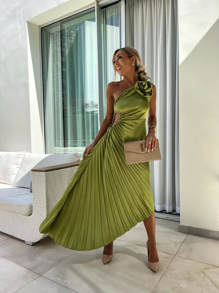 Danielle - Pleated Glamour Dress