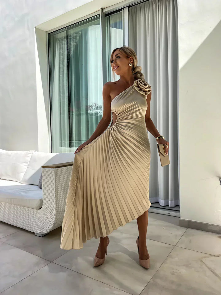 Danielle - Pleated Glamour Dress