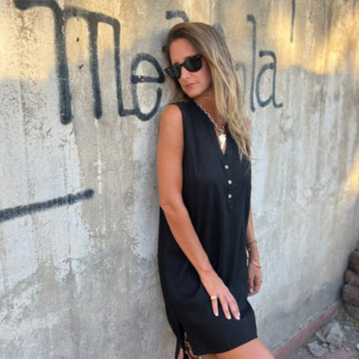 Isley - Classic Sleeveless Dress
